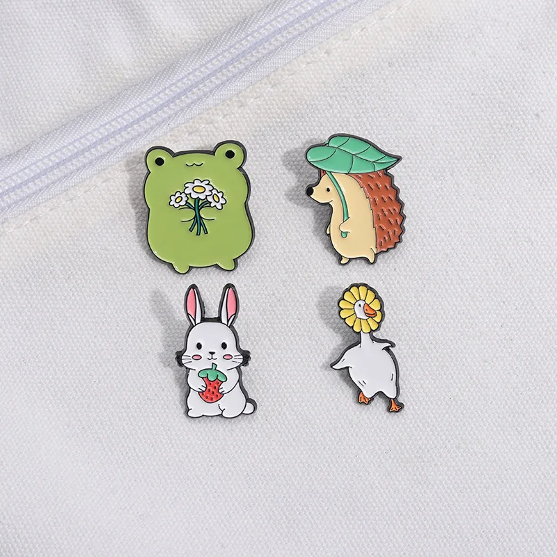 

European and American Creative Cute Cartoon Brooch Animal Hedgehog Rabbit Frog Big Goose Collar Pin Clothing Accessories Metal
