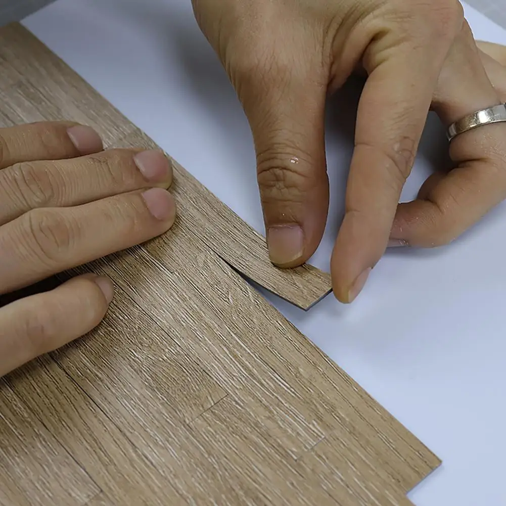 인형 집 바닥 스티커 미니 인형 집을 위한 현실적인 나무 바닥재 자체 접착식 아기 집 바닥 보드 DIY 인형 집