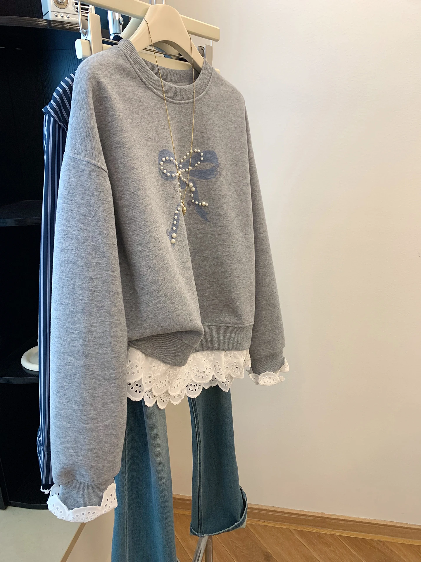 

ay Knot Splice Lace Hem round Ne Sweatirt Women's Spring Autumn Korean Sle Vintage Loose Anti-aging Top