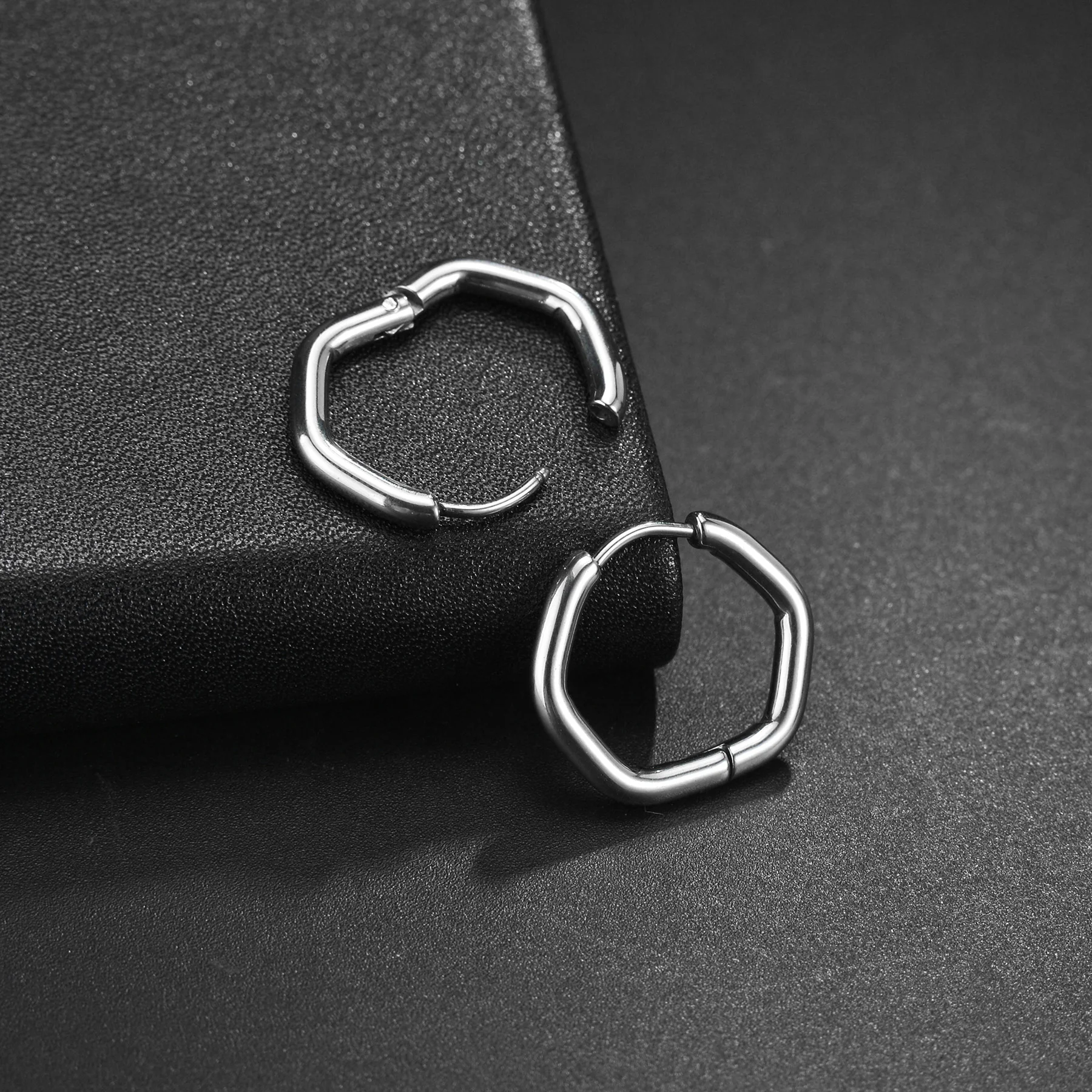 1 Pair Punk Black Stainless Steel Hoop Earrings for Women Men Fashion Square Triangle Geometric Deathly Ear Studs Jewelry