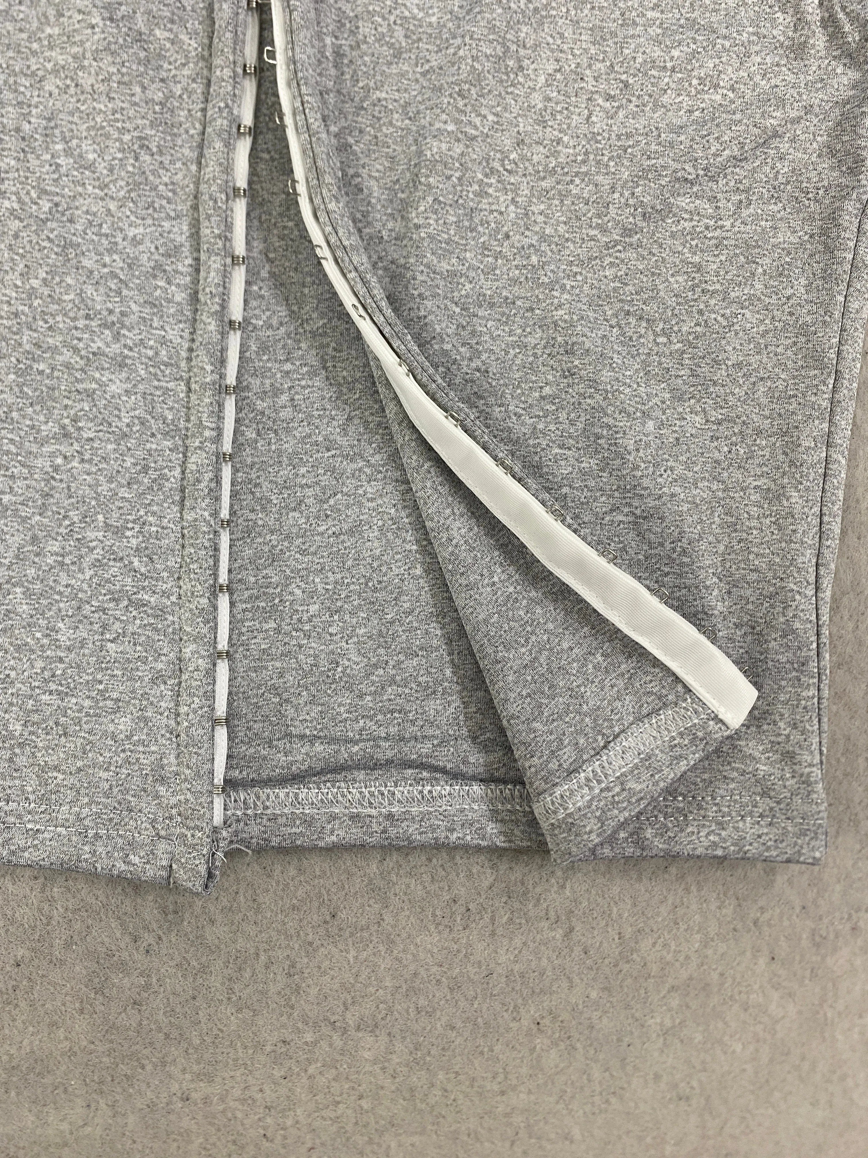 Y2K Streetwear Damen Asymmetrisches Cami-Top mit Hohlem Ausschnitt, Reißverschluss vorne, geraffter, figurbetonter, ärmelloser, kurzer Tank-Top – Detail 8