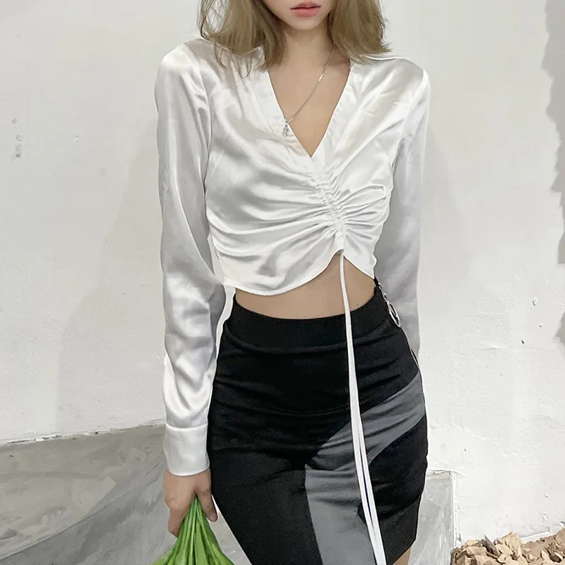 

2024 Autumn New Women's Street Style Solid Color Slim Navel Fashion Pleated Sexy V-neck Long-sleeved T-shirt Women's Short Top