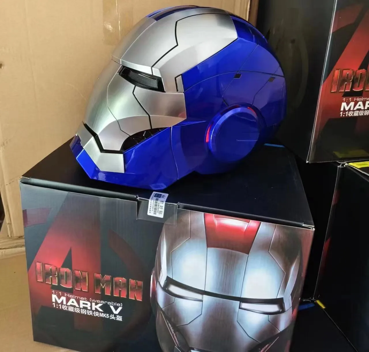 Blaue sprachgesteuerte 1-Helm-Tragemaske für Cosplay-Requisiten als Geschenk – verstellbare tragbare Sprachsteuerungstechnologie