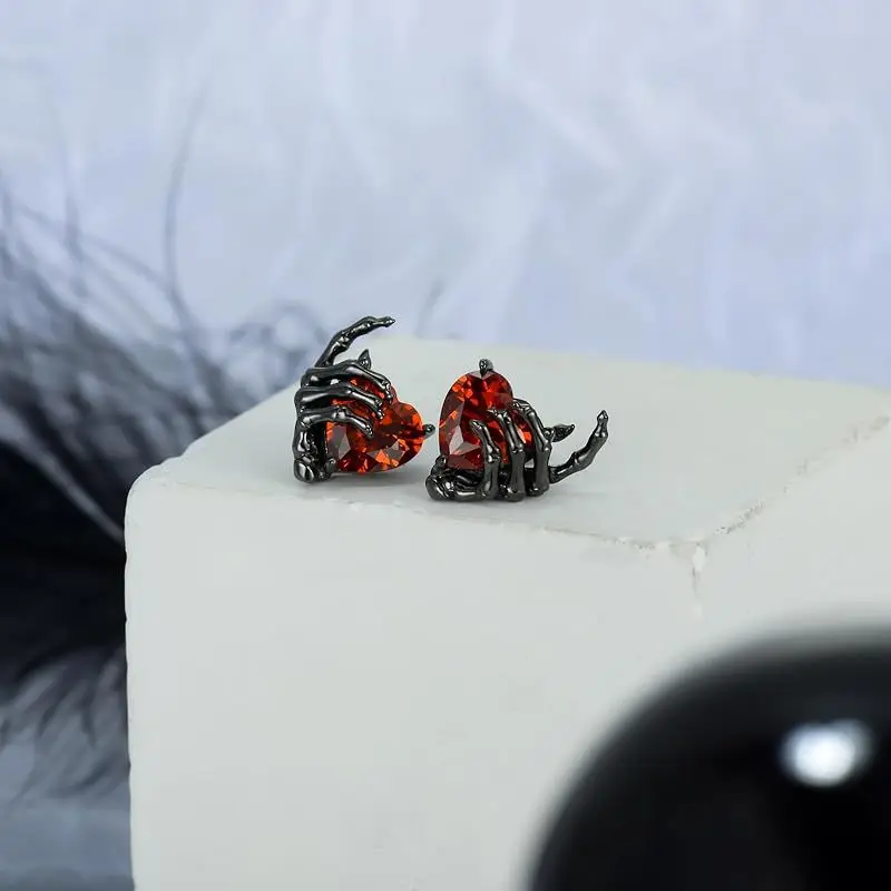 

Female New Product Niche Design Fashionable Simple Retro Dark Series Ghost Hand Heart Diamond-encrusted Earrings for Women 20285
