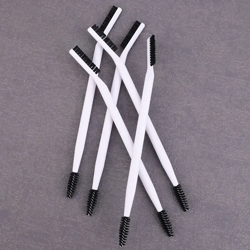 2pcs Dual-Ended Eyelash Curler with A White Brow Brush, Available in Multiple Colors, Versatile Makeup Brush in Black.