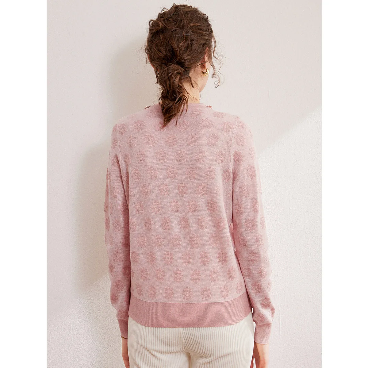 LOUIS YAO 2024 Autumn Elegant Jacquard Fashion Glitter Bead Chain Decoration Round Neck Long Sleeve Women's Knitted Shirt