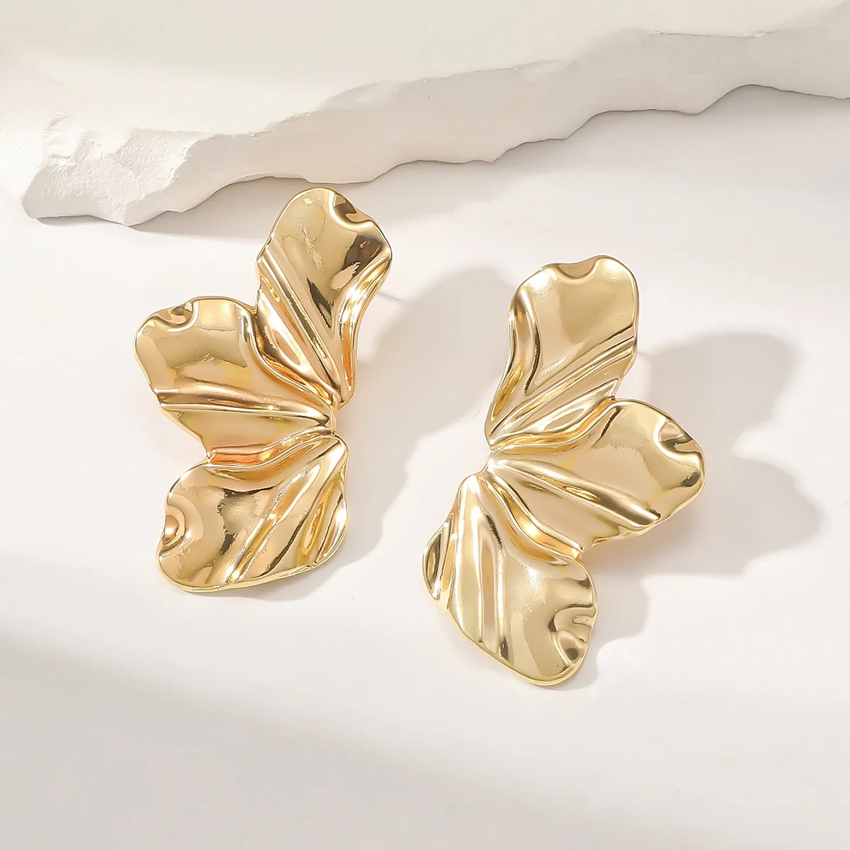 Minimalist Fan-Shape Flower Drop Earrings for Women Vintage Metal Three Petals Leaf Dangle Earrings Golden Trendy Jewelry Gifts