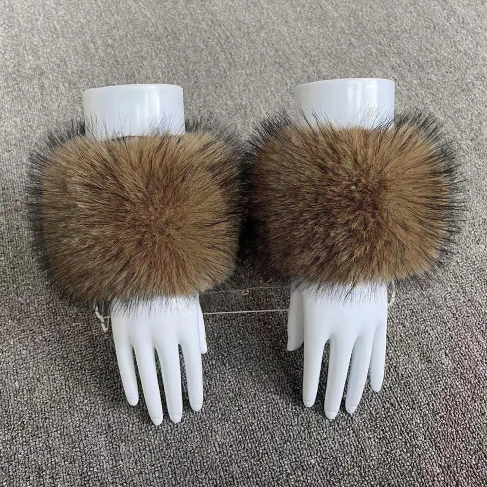 Soft Wrist Cuffs Winter Faux Fur Wrist Cuffs for Women Fluffy Arm Warmers for Skiing Parties Outfits Soft Furry Bands for Autumn
