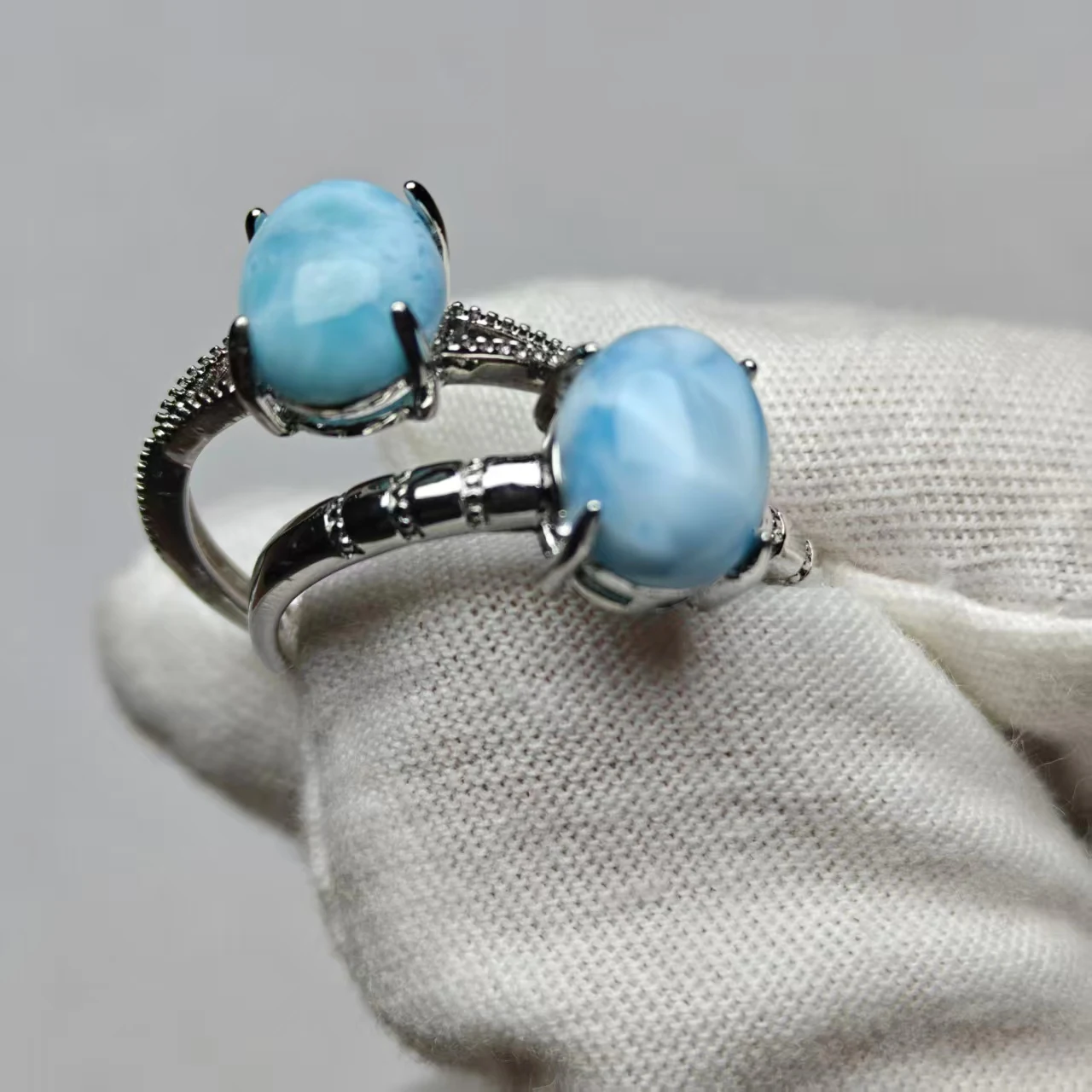Natürlicher 8x10mm Dominikanischer Larimar-Ring, mit einer Weiten Blauer Fläche, Schlicht und Elegant, Damen-Schmuckring – Detail 6