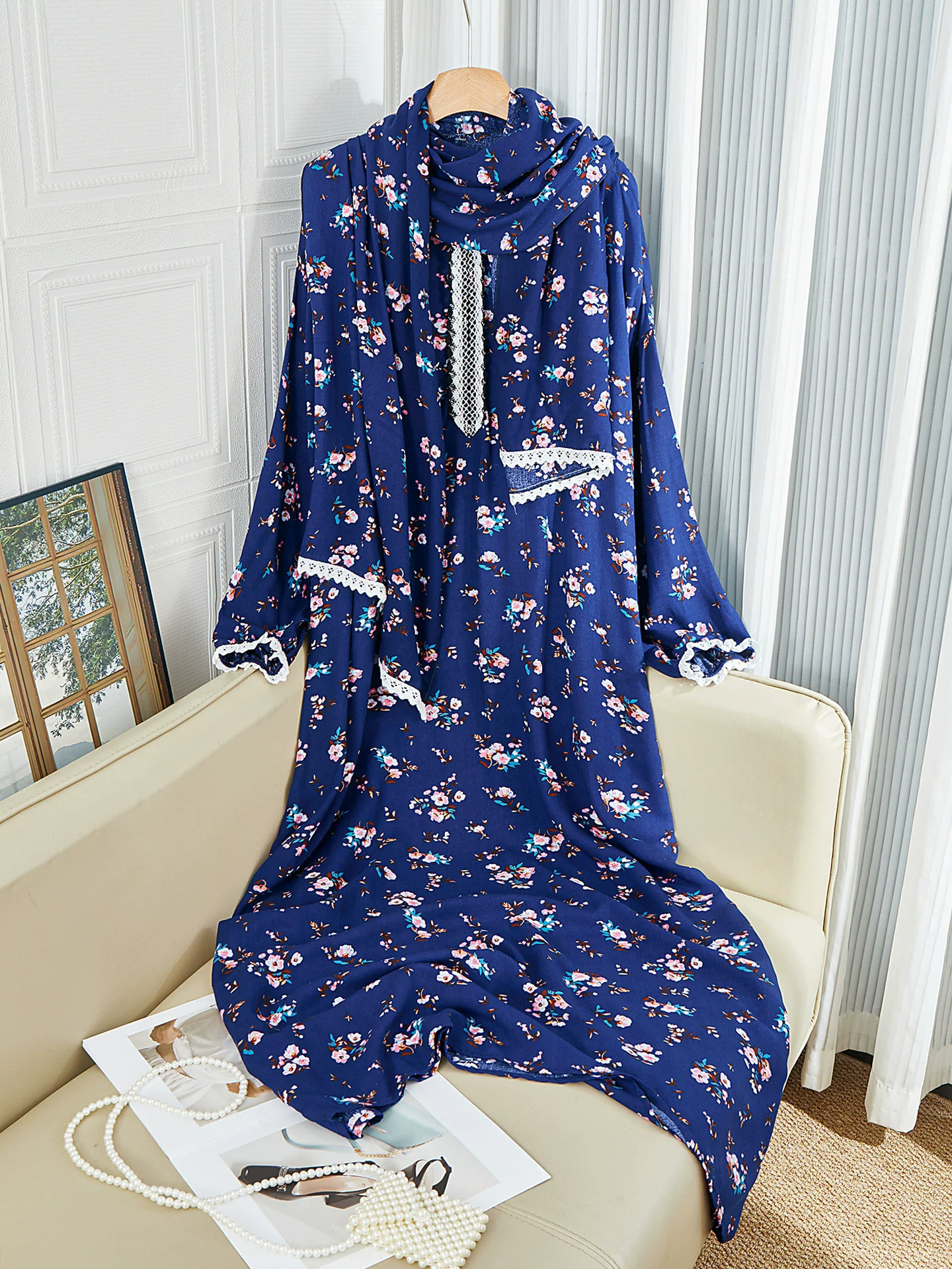 Large size women's clothing Middle Eastern Muslim women's long robes, scarves, one-piece prayer robes, fashionable printed dress
