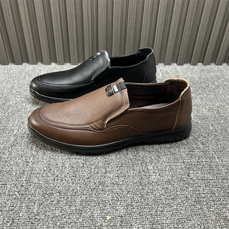 

Мужские повседневные кожаные туфли-слипоны из мягкой натуральной кожи, универсальные, с резиновой подошвой, круглым носком, водонепроницаемые.