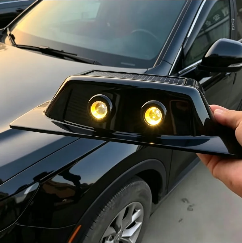 Universal Car Solar Dynamic Big Eyes Ornament Simulation Sentinel Mode Laser Eyes Decorative Warning Light for Vehicle