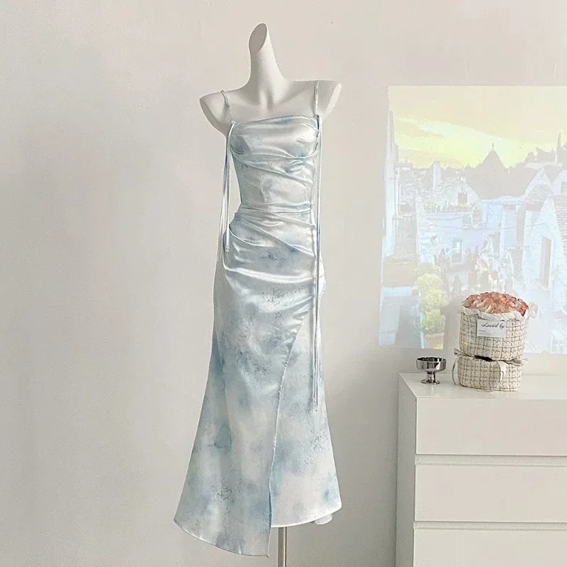 甘いホットガールブルーサテンプリントショートドレス女性の夏のスクエアカラースリムフィットマーメイドドレスファッション女性服