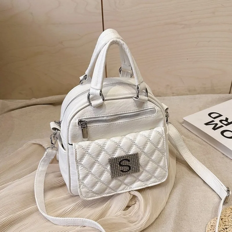 

Hot Sale Trendy Printed Shoulder Bag For Women Eye Catching Underarm Bag For Making A Stylish Fashion Statement