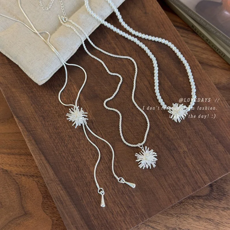 Unique Silver Metal Floral Choker for Women Minimalist Collarbone Chain Drawstring Design Versatile Accessory Gift Lightweight