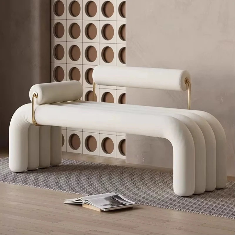 

Итальянский легкий роскошный диван-табурет из металлической ткани, скандинавский современный прикроватный табурет для спальни, модный кремовый стильный табурет для обуви