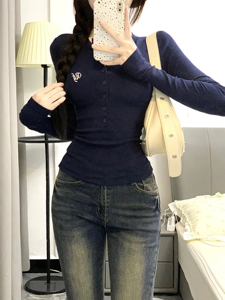 

American Vintage Embroidered Long Sleeve T-Shirt Slim Fit Women Tops 2025 Spring Long Sleeve Top with Button