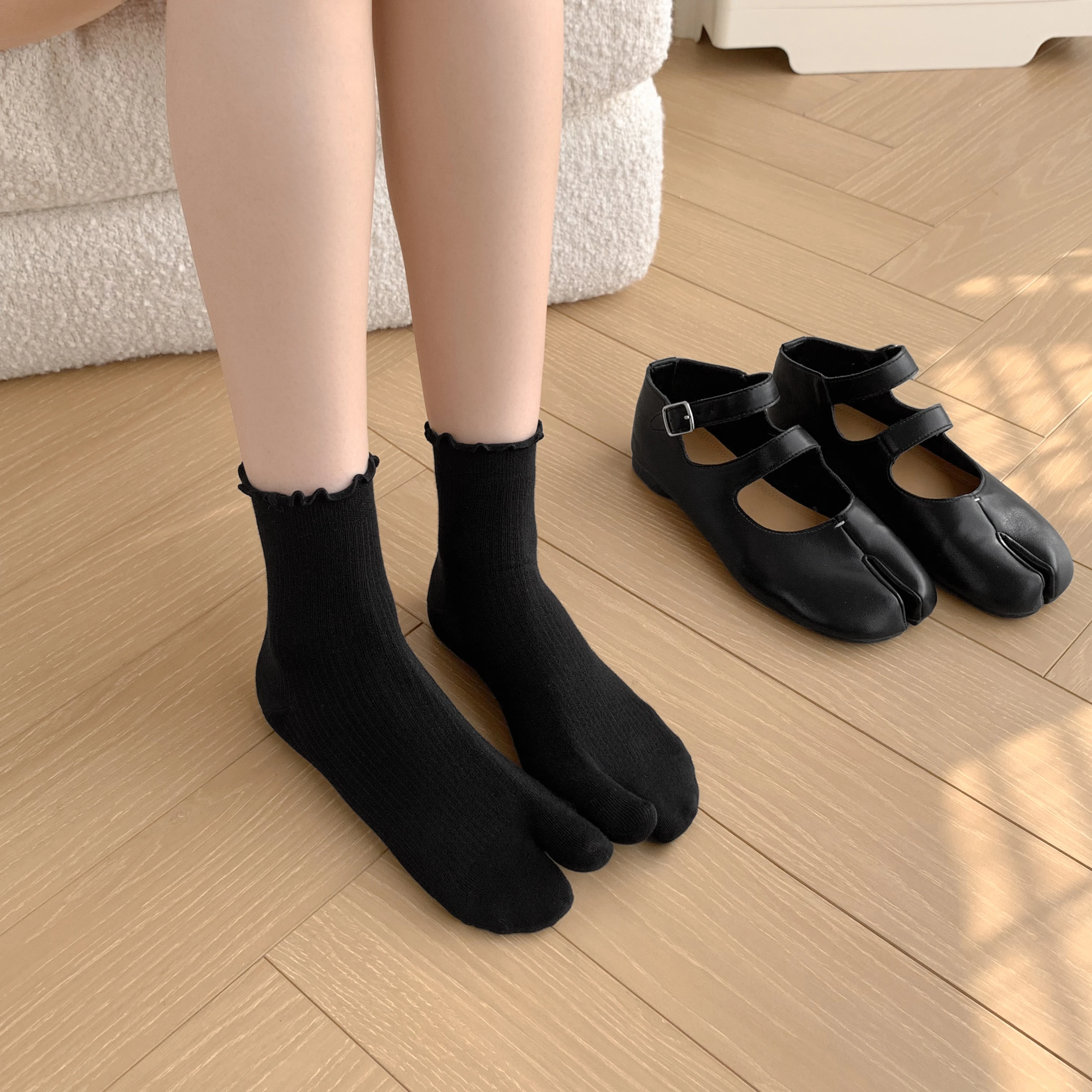 Japanische Baumwoll-Zehensocken mit Rüschenrand für Damen, Einfarbige Zwei-Zehen-Socken, Harajuku Hochelastische Unisex Tabi-Socken – Detail 14