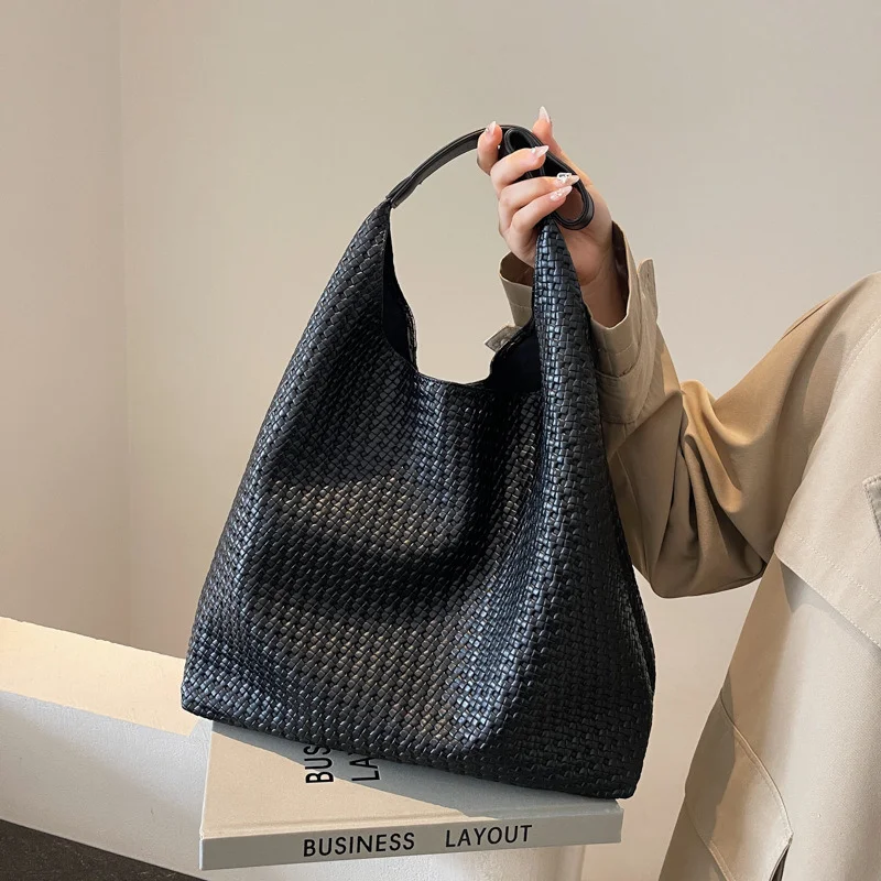 Vintage Personalized Woven Bag for Women 2024 New Trend Niche Tote Bag Casual Large Capacity Armpit Bag Commuting Versatile Bag