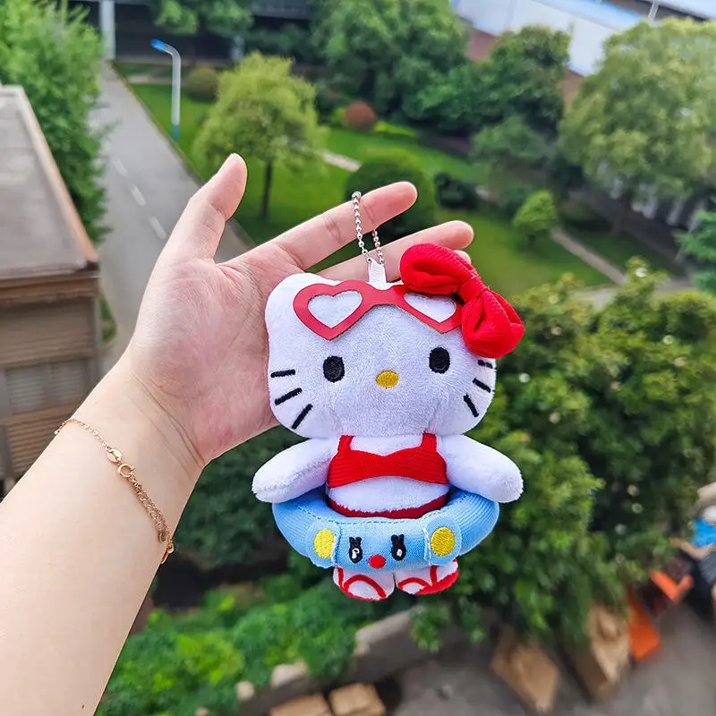 Sanrio Hellokitty Peluche Ornamento Cartone Animato Kawaii Hawaiano in Pelle Nera Peluche Ciondolo per Auto Studente Zaino Portachiavi Regalo per Bambini