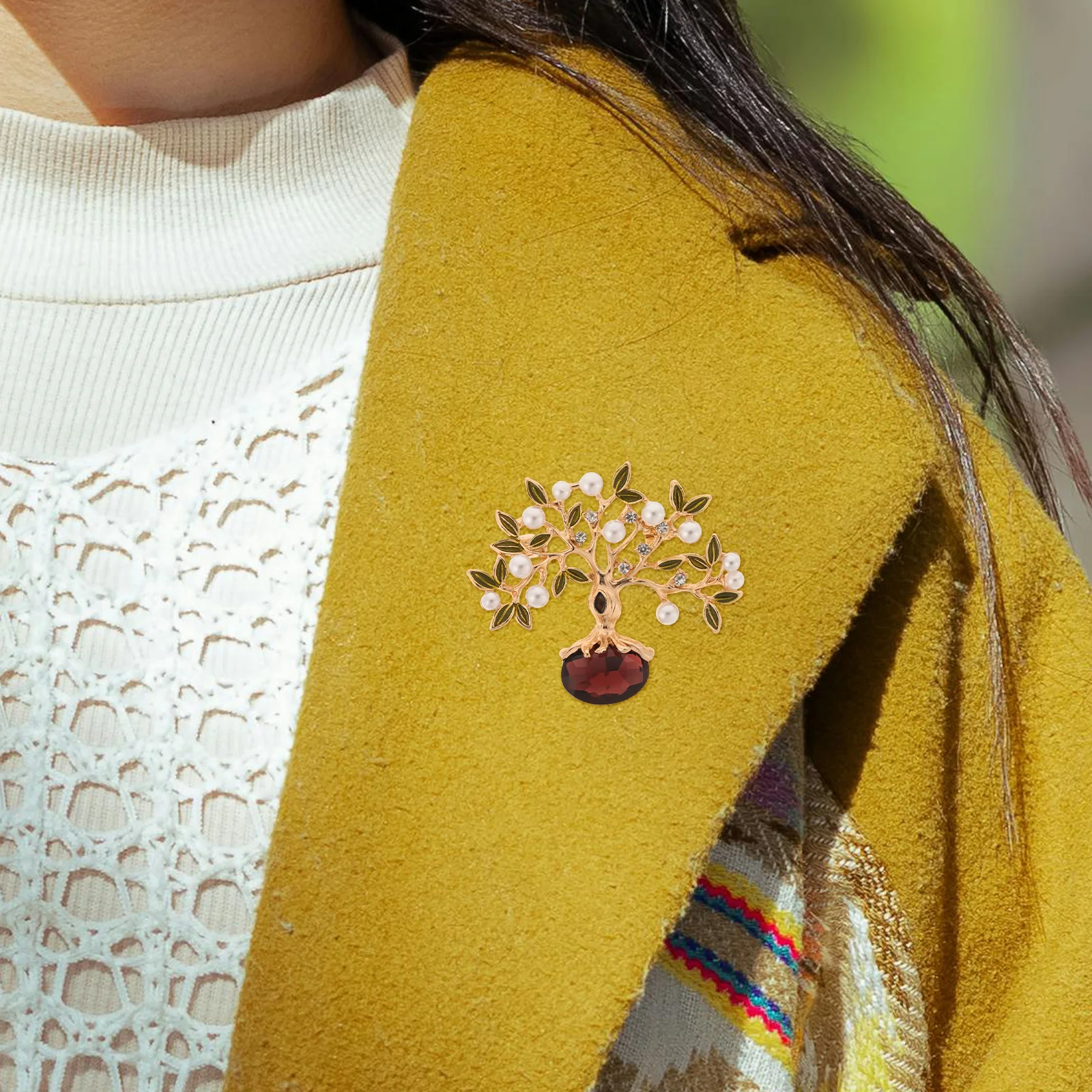 

Lucky Tree Brooch Lapel Pins for Women Fashion Pearl Brooches and Vintage Clothes