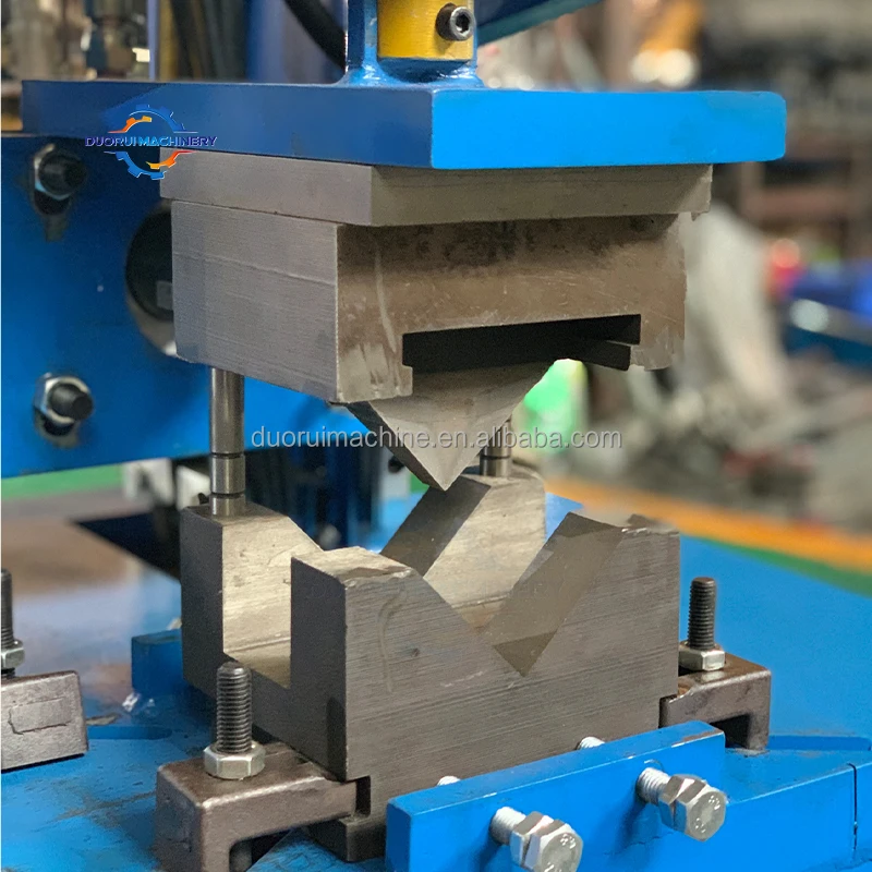 آلة قطع ثقب الأنابيب الهيدروليكية والحديد الصلب بزاوية 90 درجة على شكل حرف V