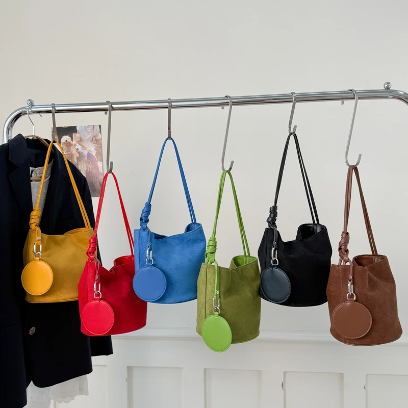 

Женская сумка большой вместимости, простая сумка-тоут из замши, сумка на одно плечо с круглым кошельком для монет, трендовая сумка для подмышек, сумка-ведро