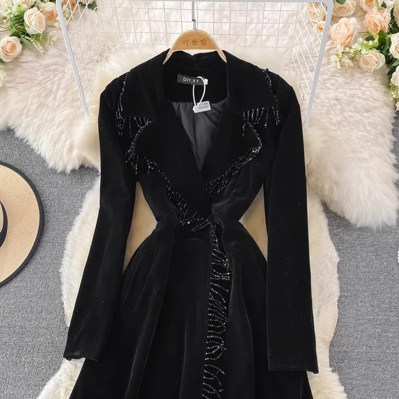 New Luxury High Quality Autumn Winter Velvet Black Long Outerwear Fashion Women Notched Collar Tassel Beading Thick Trench Coat