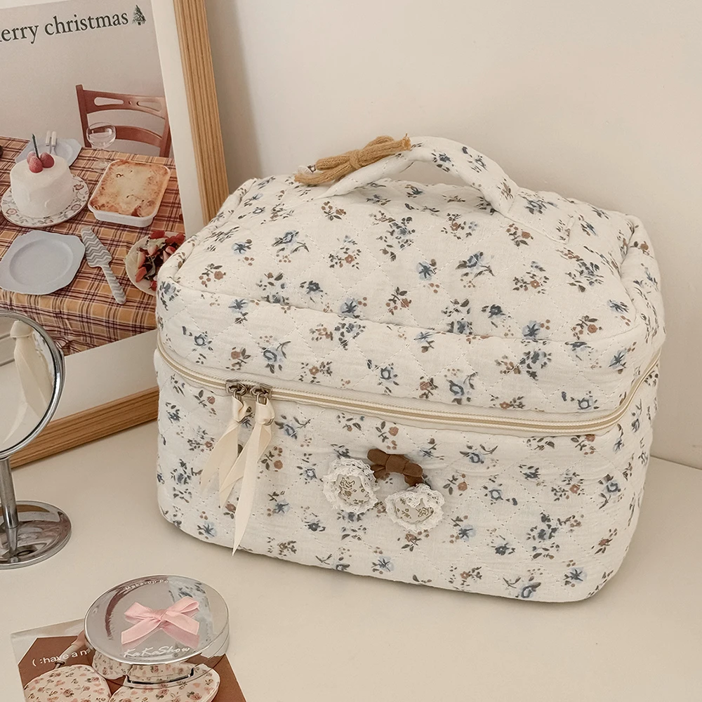 Airfriend Vintage Floral Quilted Women Makeup Bag Large Capacity Portable Bow Cotton Cosmetic Organizer for Travel Wholesale