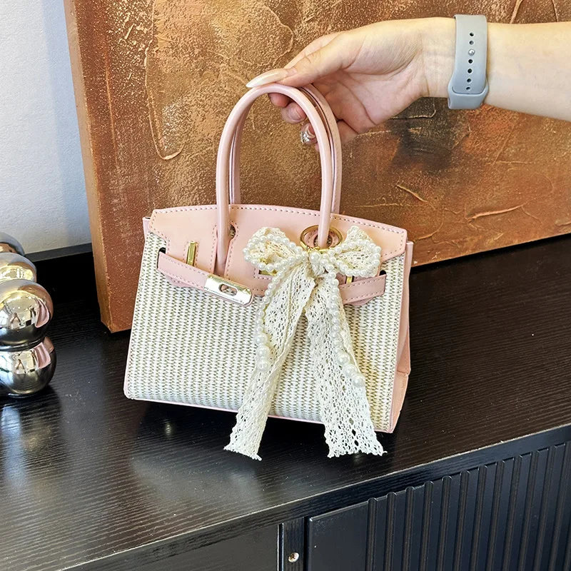 

2025 Summer Premium Platinum Tote Bag Chic Minimalist Shoulder Purse for Women Elegant Crossbody Handbag Fashionable