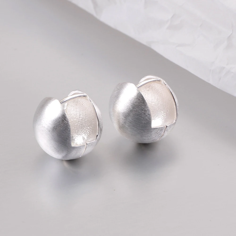 

Новые серьги из стерлингового серебра 925 пробы с жемчугом и кругом, классические модные простые высококачественные серьги, подходящие для женщин, чтобы носить ювелирные изделия