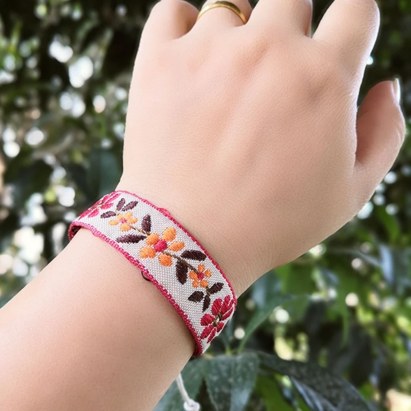 Boho Strawberry Flower bracciale ricamato bracciale intrecciato fatto a mano braccialetti avvolgenti dell\'amicizia braccialetti intrecciati con filo