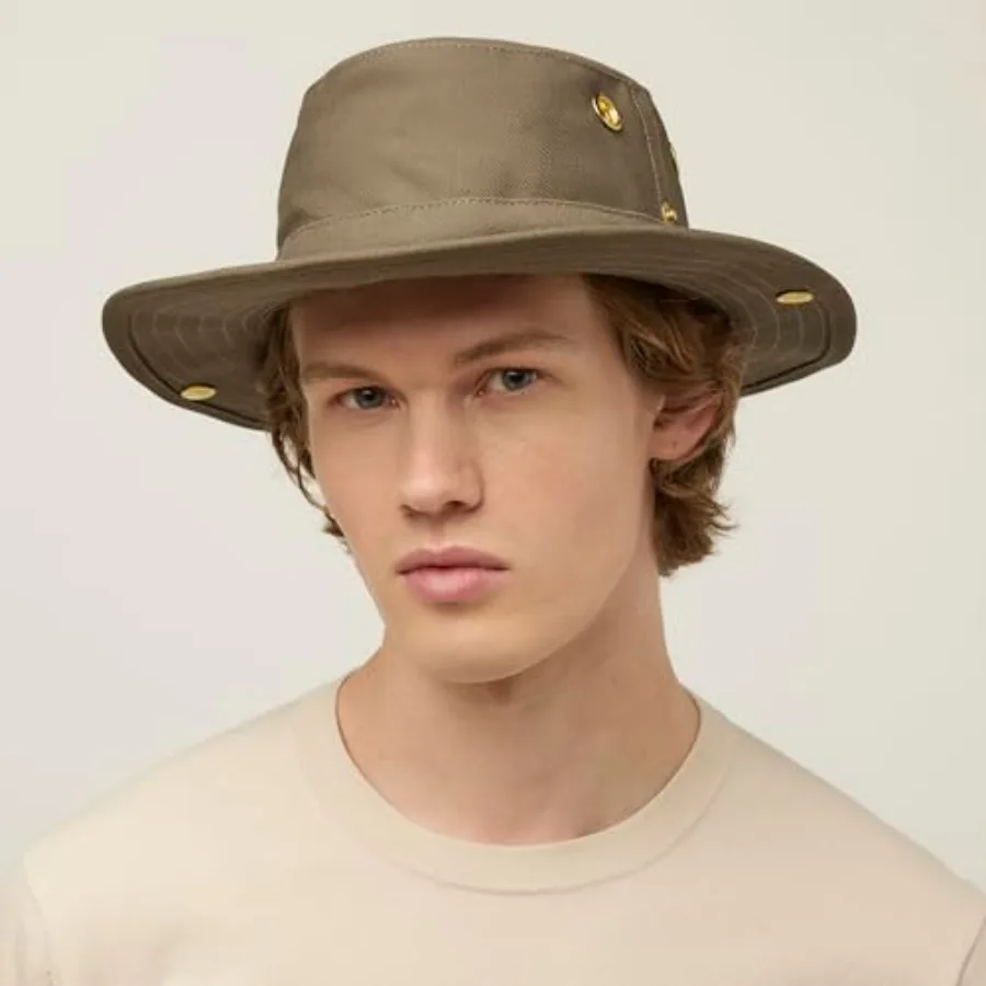 Tilley Classic T3 Hat for outdoor adventures, made of durable cotton twill, available in navy blue, features UPF 50+ sun protec
