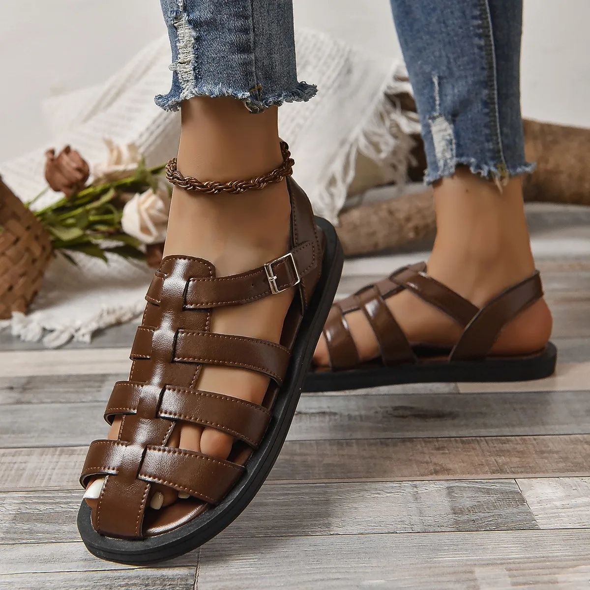 Fashion Buckle Strap Women Flat with Sandals Summer Ankle Chain Decor Ladies Sandles Gladiator Soft Non Slip Sandalias