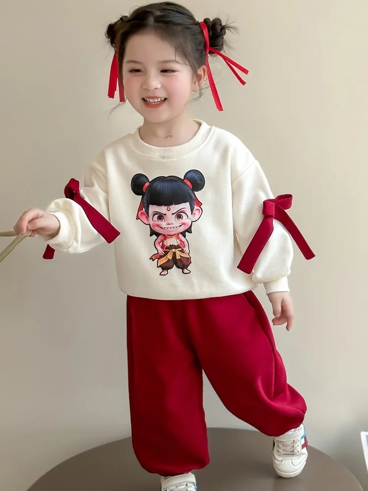 Set da due pezzi in cotone per ragazze 2025 New Sle Children Faionable Na'era Felpa con cappuccio per bambini medi piccoli Vestiti in puro cotone