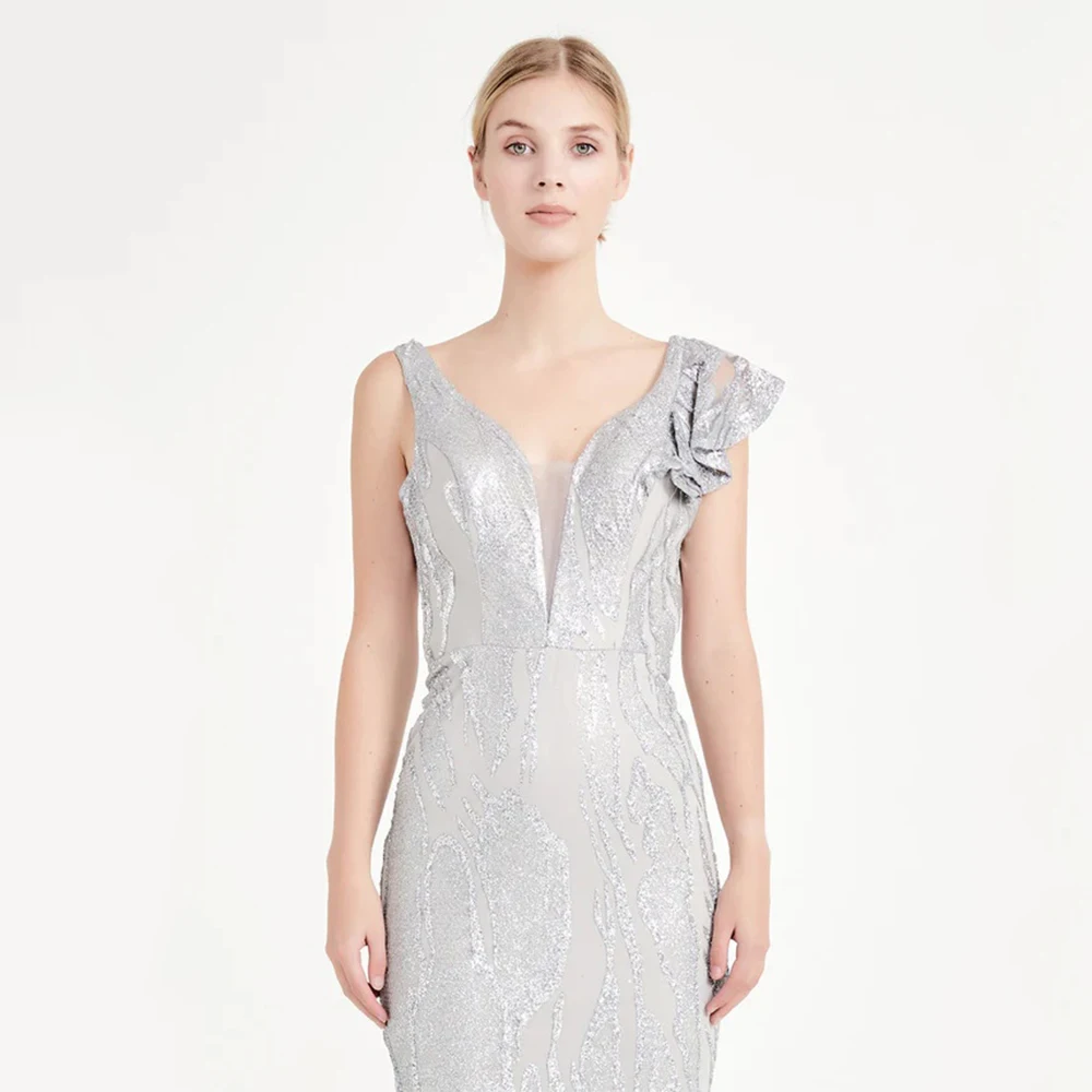 Abito da sera classico ed elegante da sogno in tulle per abito da ballo senza maniche con scollo a V lungo fino al pavimento Abiti da festa a sirena personalizzati