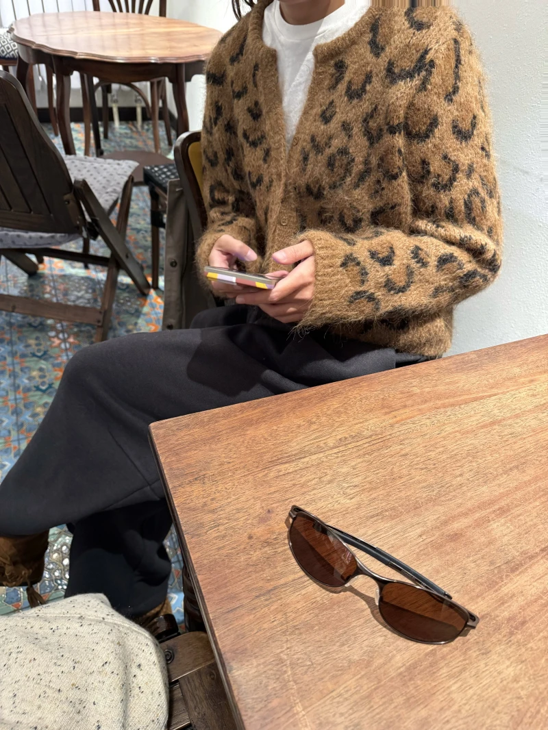

Trendy Leopard Print Knitted Sweater Loose Inner Wear Soft And Skin-friendly Open Cardigan Sle Warmth for Autumn And Winter
