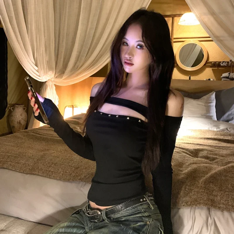 中空オフショルダー長袖Tシャツ レディース 春秋 セクシー タイト ショート丈トップス