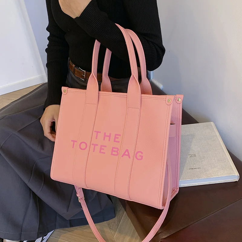 Minimalistische Einkaufstasche mit Monogramm für Damen, geräumige Einkaufstasche aus Leder, vielseitige Schulter- und Handtragetasche, schick und lässig