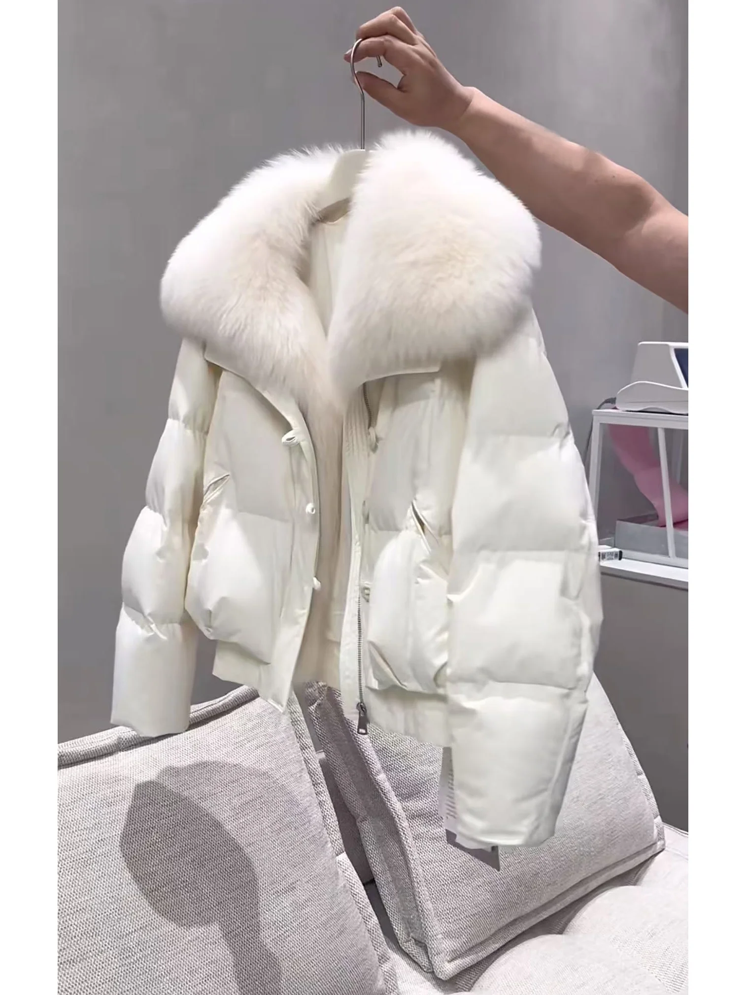 울트라 화이트 코튼 푸퍼 재킷 슈퍼 귀여운 큰 칼라 플러피 브레드 스타일 여성 겨울 아우터웨어