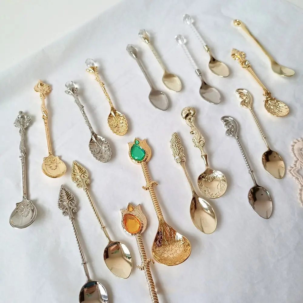 18 Style Retro Golden Exquisite Crystal Head Coffee Spoon Mini Royal Style Metal Dessert Scoop Teaspoon Tableware Kitchen Tools