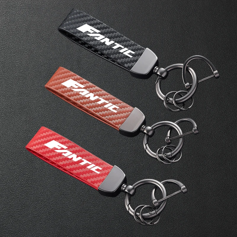 For FANTIC CABALLERO FLAT TRACK 125 250 500 RALLY/SCRAMBLER 500 XE125/XEF250 450/XE5 Carbon Fiber Patterned Motorcycle Keychain
