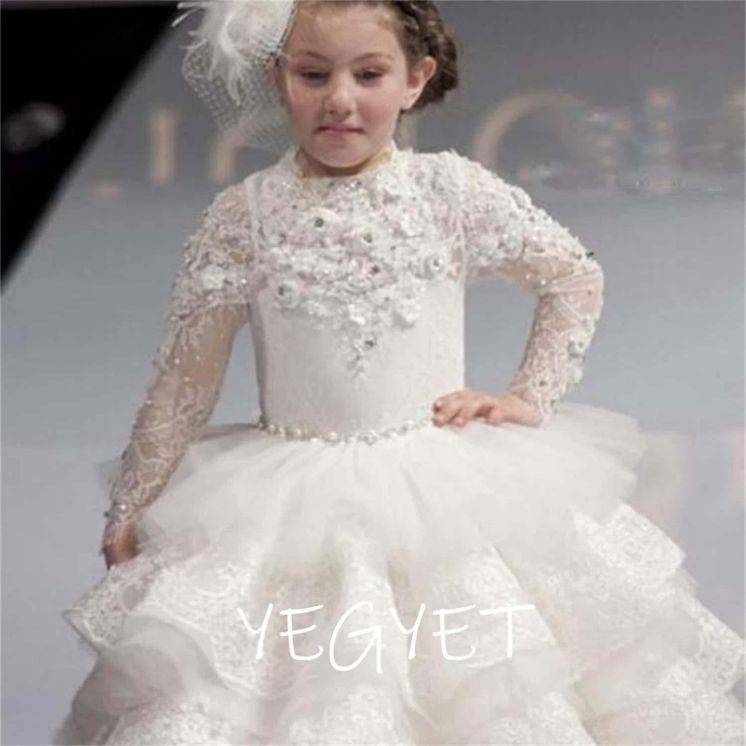 

Luxurious Lace Crystals Tiers Flower Girl Dresses for Wedding Vintage Child Pageant Ball Gown Beautiful Birthday Wears