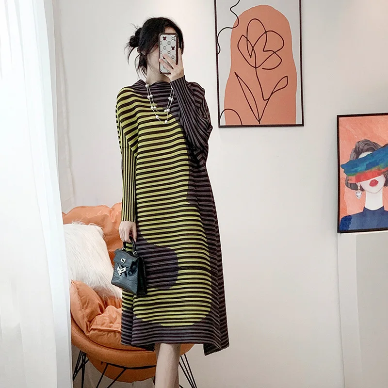 Miyake Pleated 2024 Spring Design Sense Fashion Printed Dress Women's Loose and Slim Striped Temperament Mid Length Dress