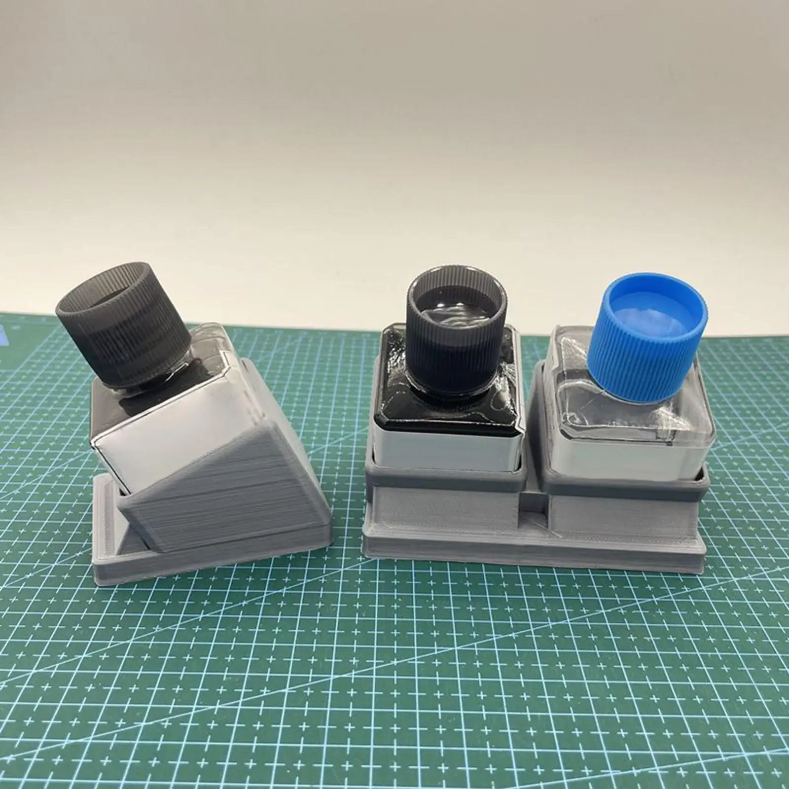 Glue Bottle Stand Rack Base Prevent Spilling for Model Painting No Messy Hobby Glue Paint Holder for Paints Bottles Glue Bottles