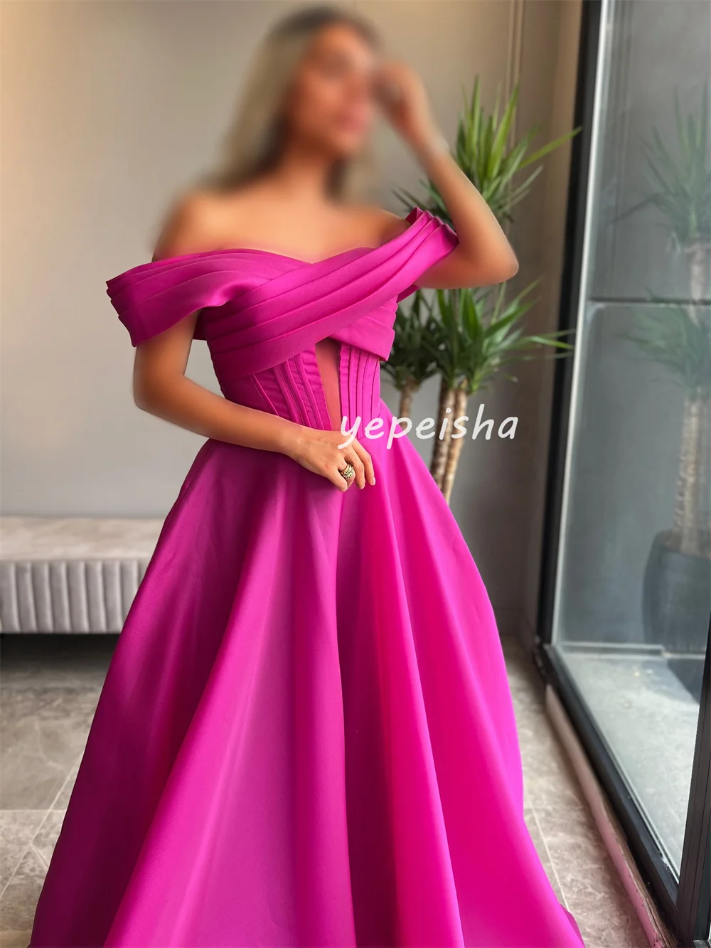 Abiti lunghi personalizzati con pieghe drappeggiate a trapezio con spalle scoperte Abiti da cerimonia su misura Squisiti sexy di alta qualità