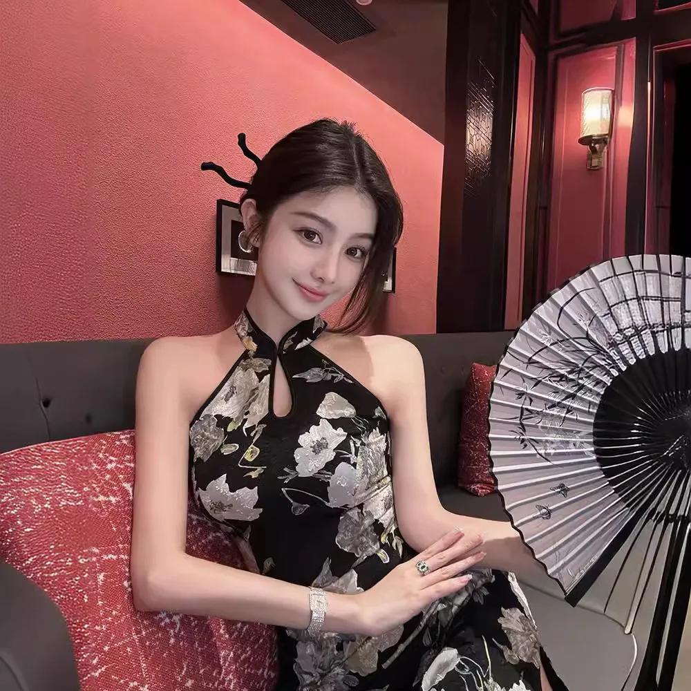 

Summer Sexy Black New Chinese Style Sleeveless Halter Cheongsam Dress Retro Chinese Style Slimming Split Long Qipao Dress CH-087