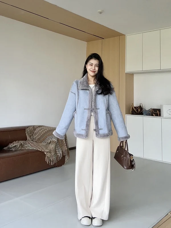 

Комплект из утепленной меховой кожи с интегрированным утеплителем: свободная верхняя одежда и брюки для женщин, зимняя мода, коллекция Zhang a Xing Moonlight Soliloquy