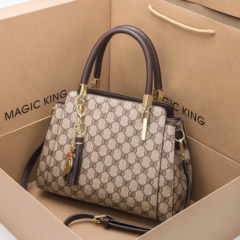 

Famous Designer Women's Leather Tote Bag - Crossbody Bag Alternative with Shoulder Strap for Practical Use