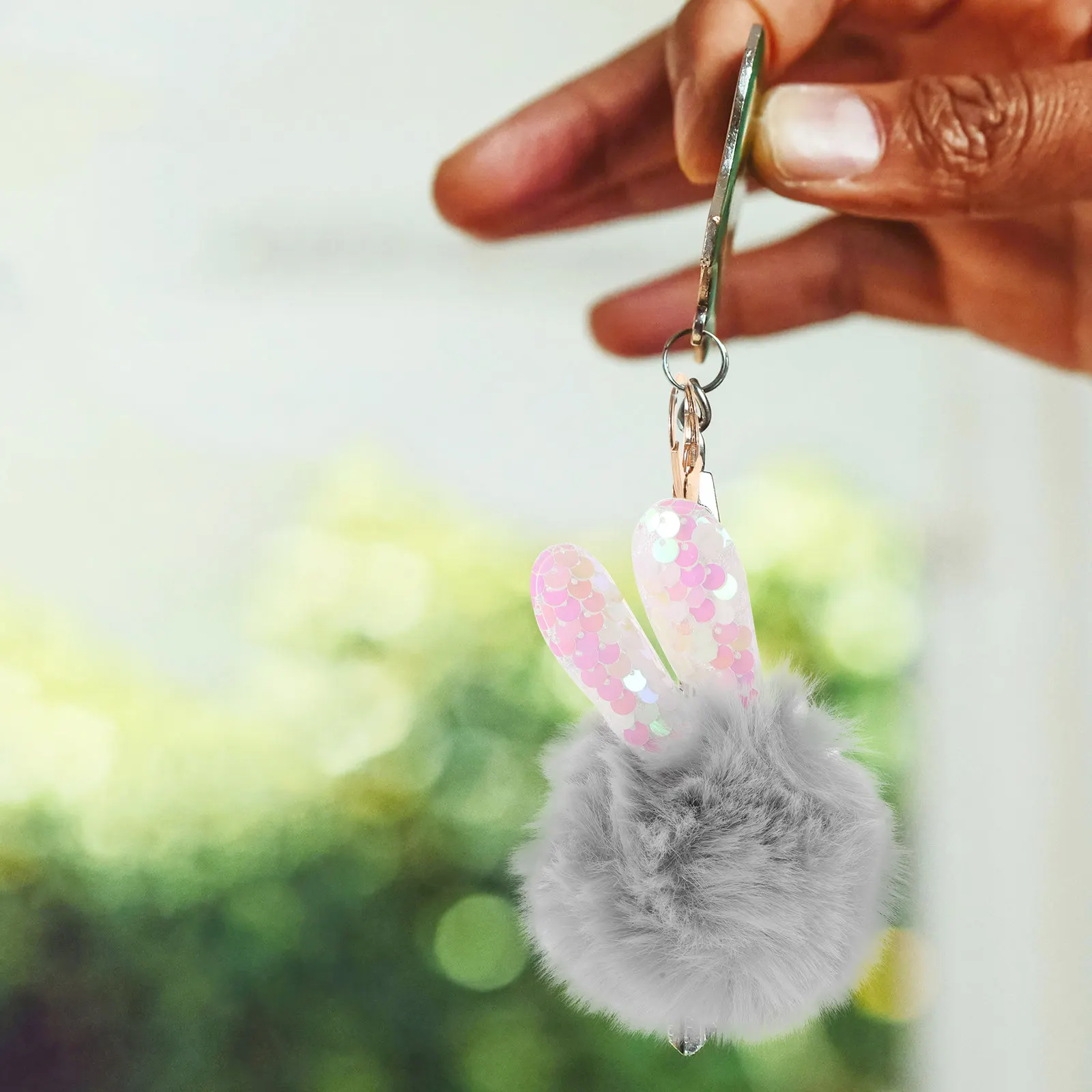 

Набор из 3 подвесных брелоков с декоративными плюшевыми кроличьими ушками для рюкзака